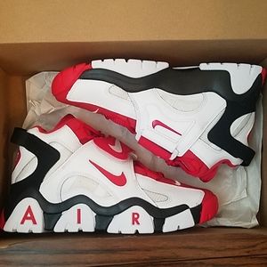 NIKE AIR BARRAGE